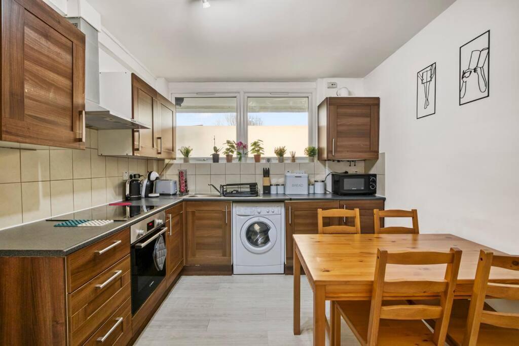 Peaceful 2-bed South Bank Londra